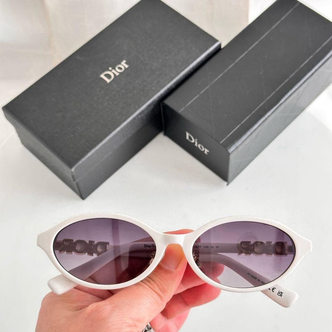 Classic Oval Sunglasses