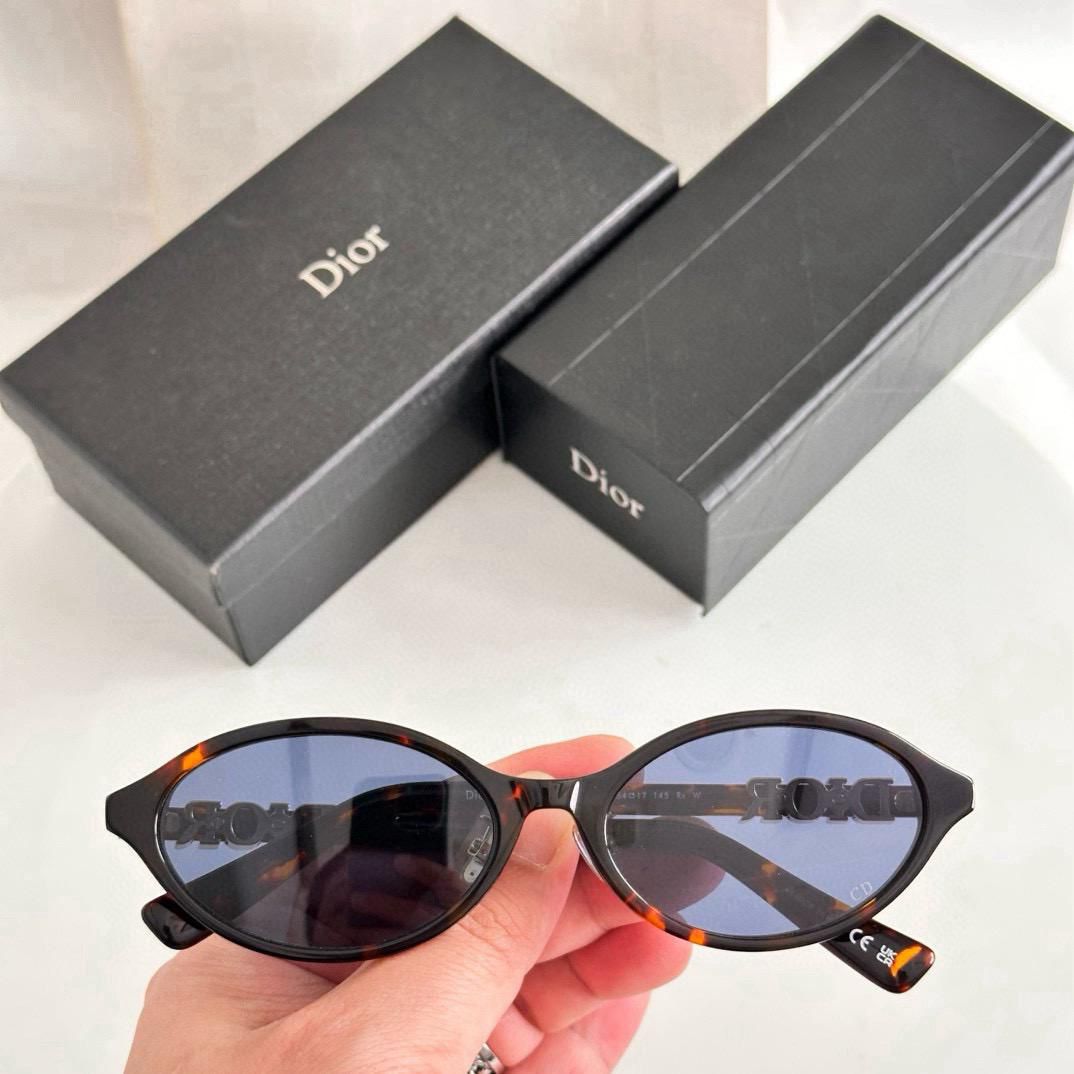 Classic Oval Sunglasses