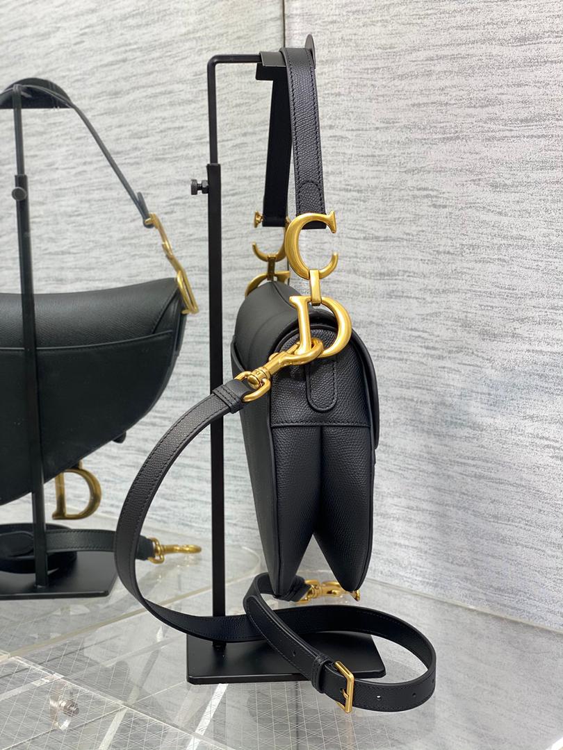 Elegant Curved Saddle Shoulder Bag